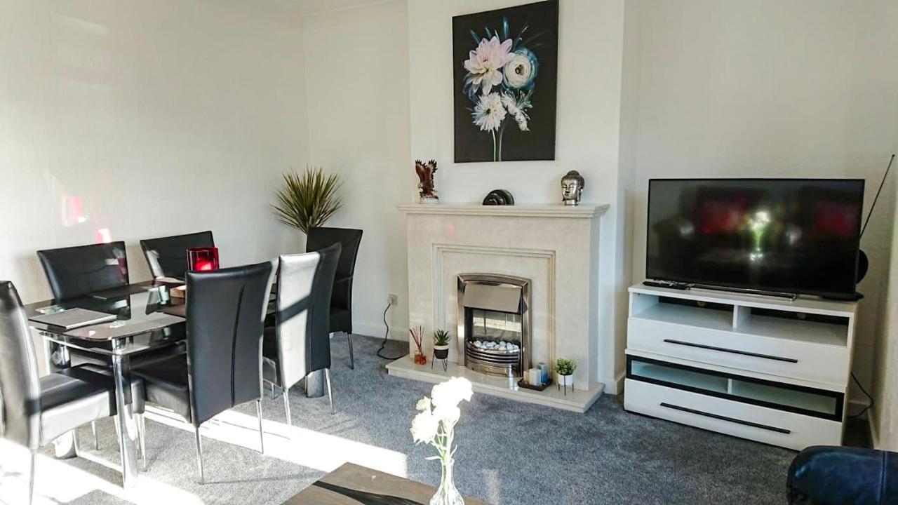Carnock Road Apartment - Silverburn Shopping Centre グラスゴー エクステリア 写真