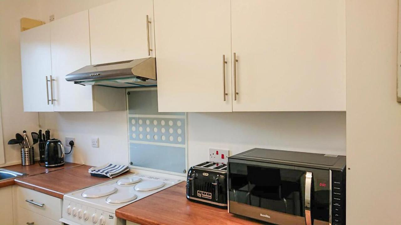 Carnock Road Apartment - Silverburn Shopping Centre グラスゴー エクステリア 写真