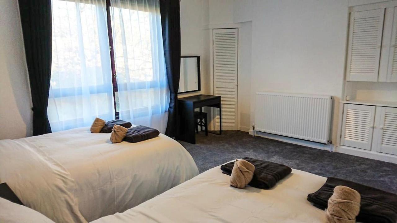 Carnock Road Apartment - Silverburn Shopping Centre グラスゴー エクステリア 写真